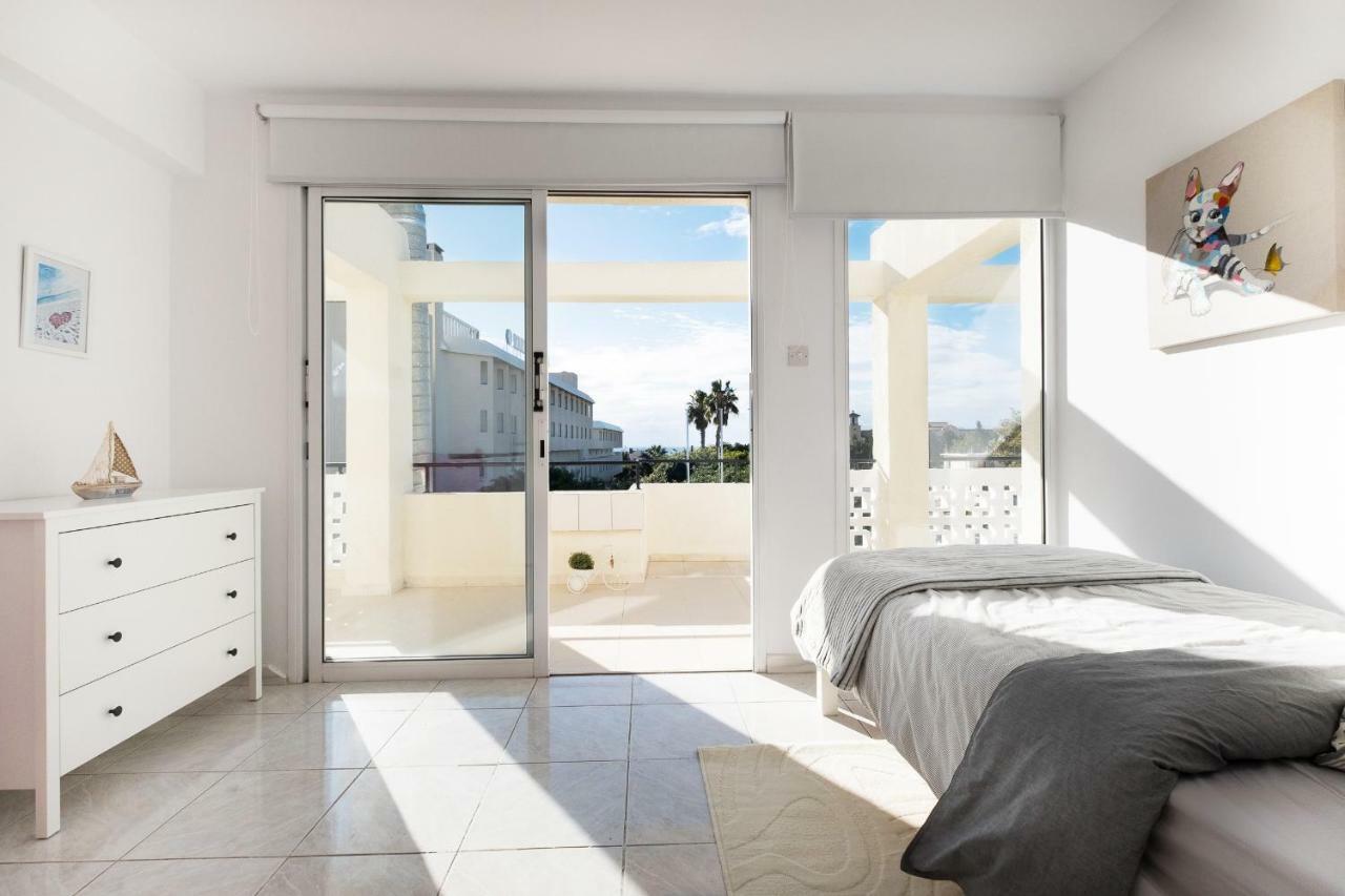 Seaview 3 Bedroom Kings Road Penthouse Paphos ภายนอก รูปภาพ